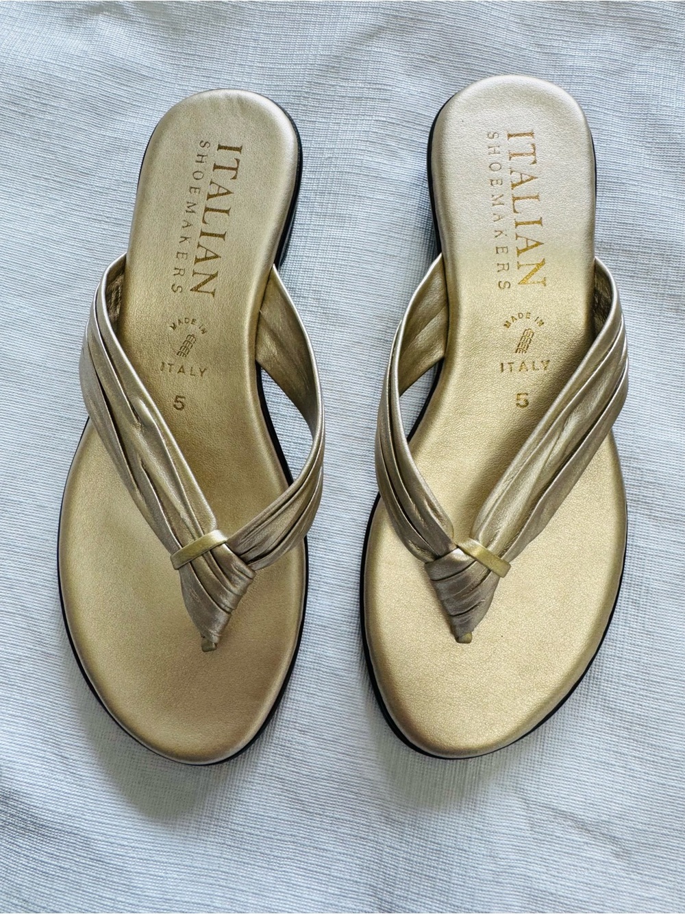 Italian Shoemakers Metallic Gold Knotted Thong Sandals NWOT size 5